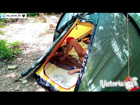 ❤️ ຖ່າຍໃນກ້ອງຖ່າຍຮູບ Passionate jerk off Stranger in a tent ❤ ໜັງໂປ້ ຢູ່ພວກເຮົາ ❤